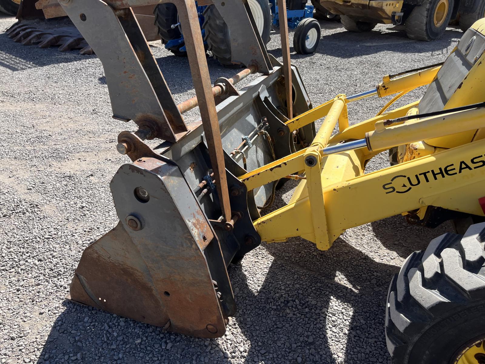 ./imagenes/INVOICE/2019/16356/RETROEXCAVADORA NEW HOLLAND LB75B (43).JPG